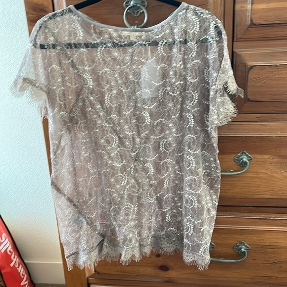 NWT Hem & Thread Women’s Taupe Lace Top, Size Large! - Picture 5 of 7